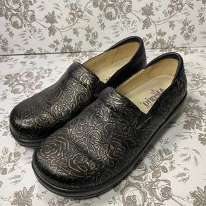 Alegría by PG lite non-slip shoes size 9